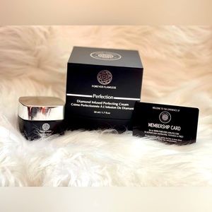 NEW‼️ Forever Flawless Diamond infused Cream powder night moisturizer Day cream
